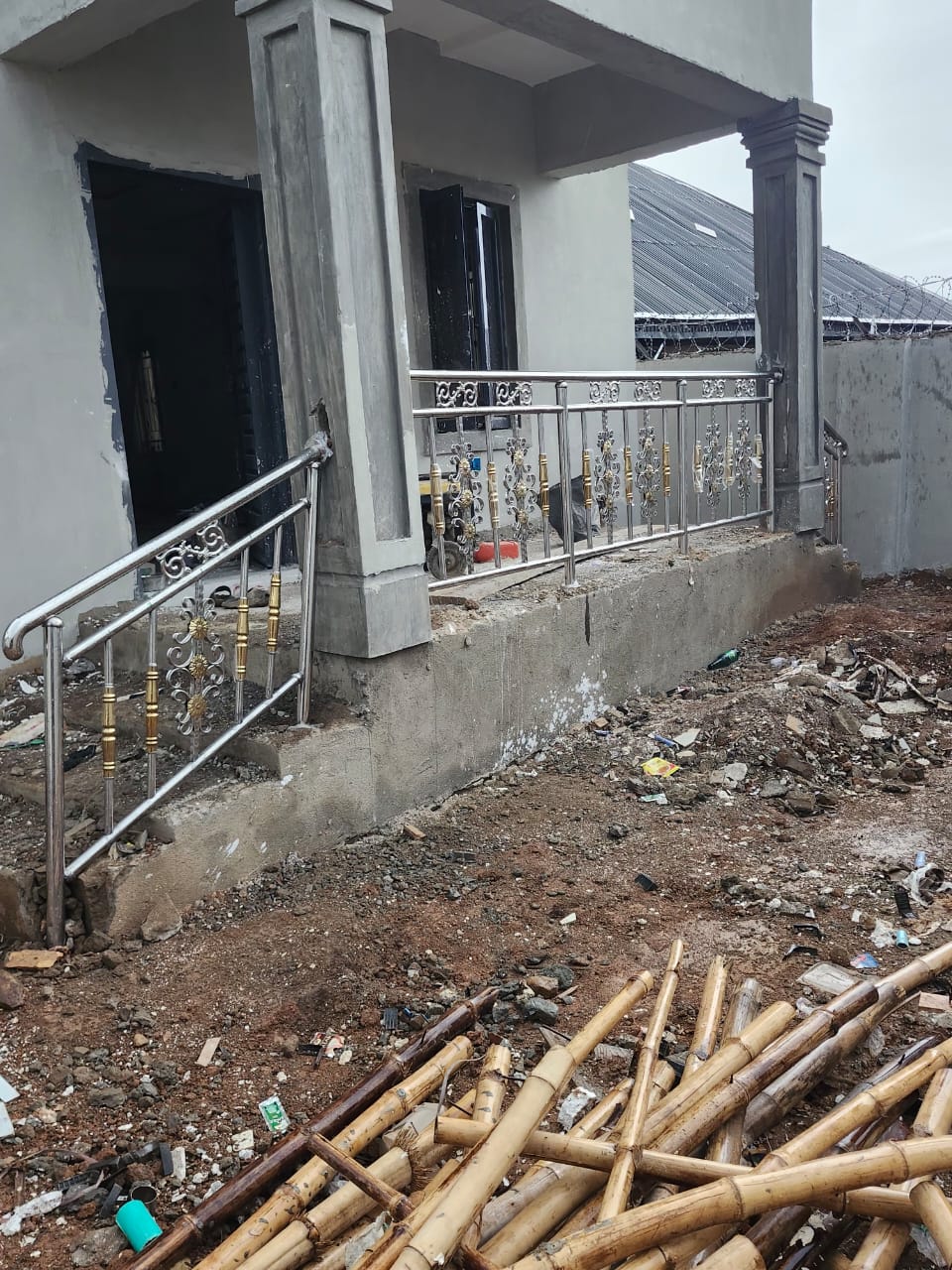 Custom stainless steel handrails and balcony balustrade installation